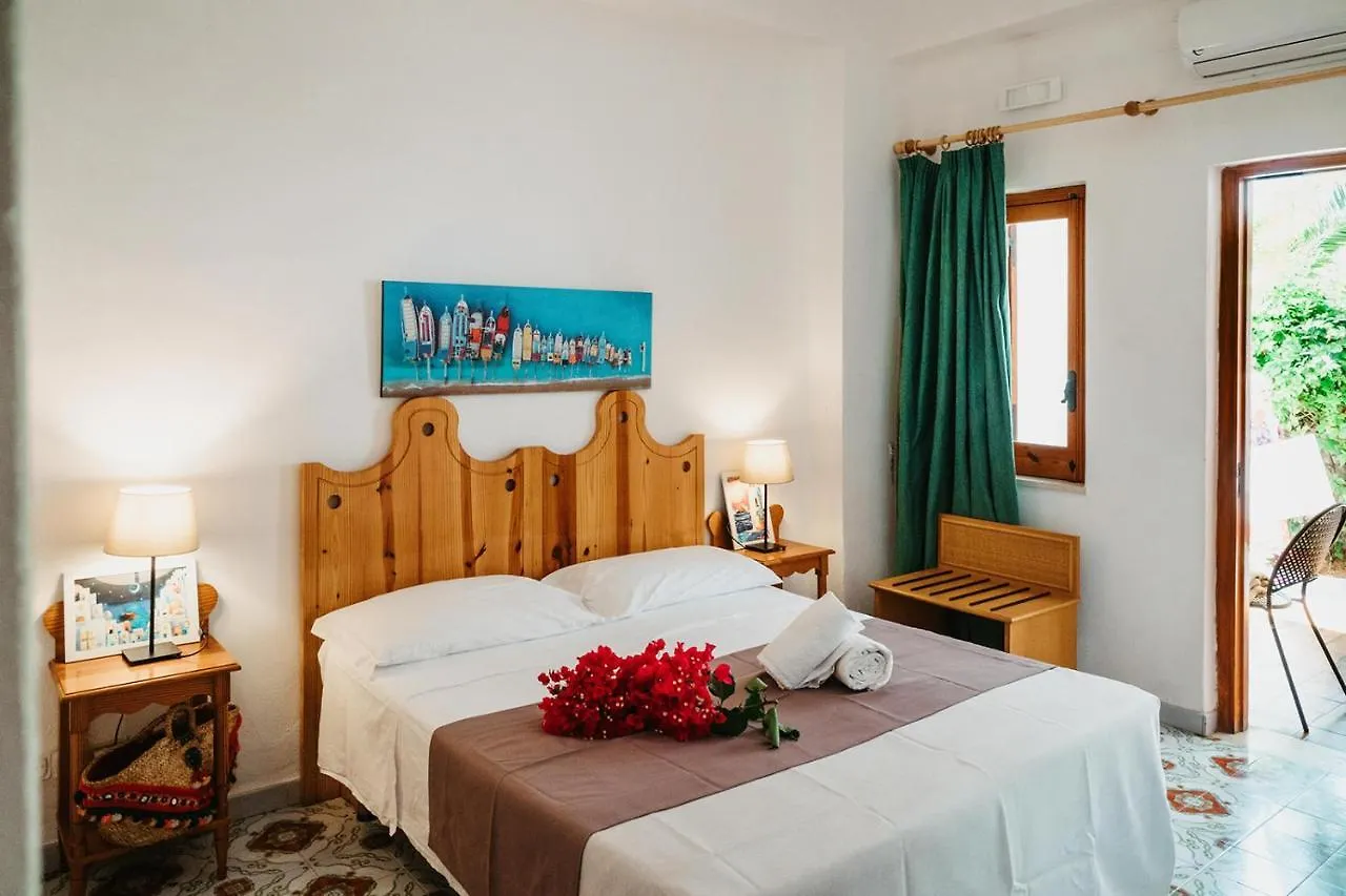 Hotel Rojas Vulcano