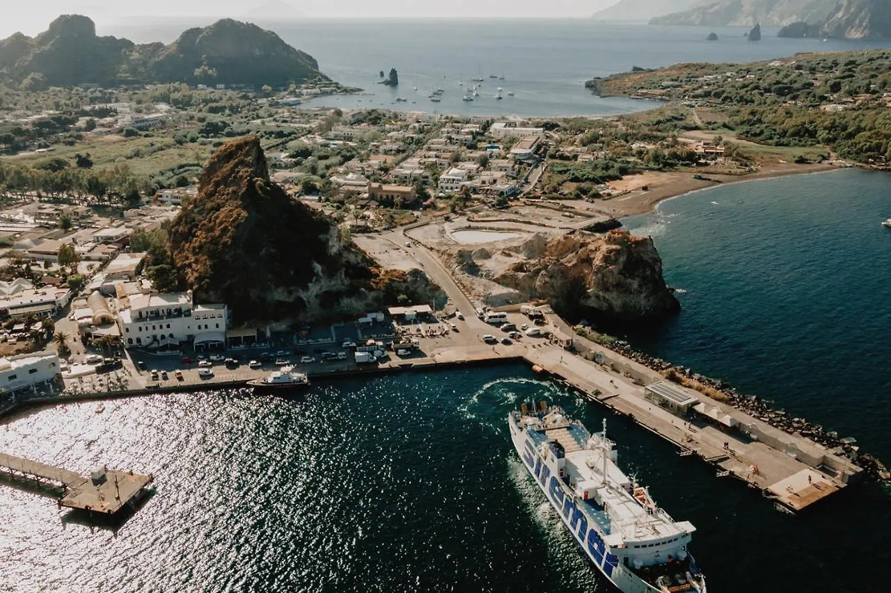 Hotel Rojas Vulcano